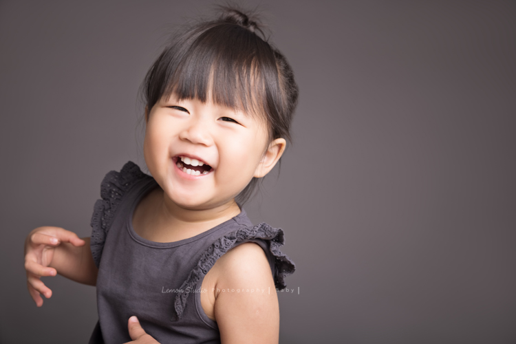 品希第二次來拍寶寶攝影，這張品希笑得好開心！