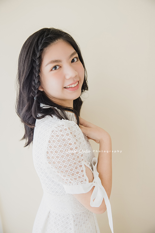 Coni媽麻一家睽違 13年來拍照，這張是妹妹的獨照！