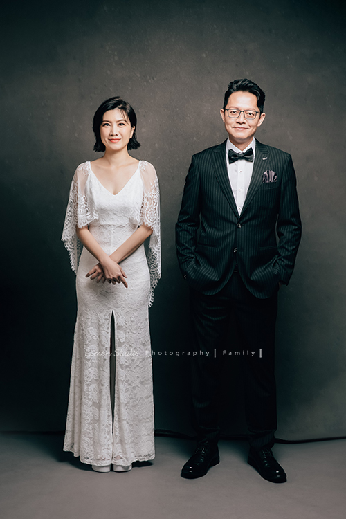 Coni媽麻一家睽違 13年來拍照，這張是夫妻兩人的合照！