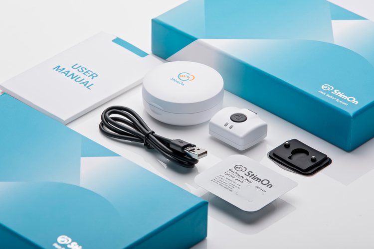 這張是產品及其配件、紙盒、說明手冊的相片！