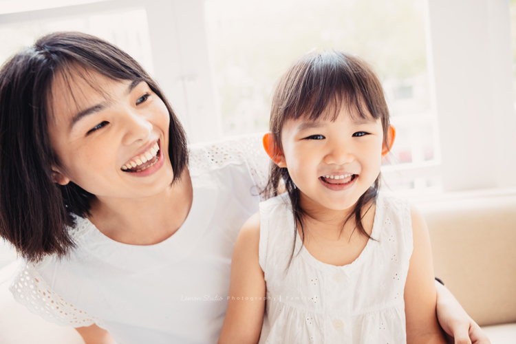 櫟櫟五歲時的兒童寫真,這張是櫟櫟和媽麻可愛的合照!