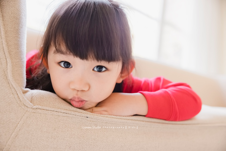 六歲幼兒園即將畢業的櫟櫟的兒童攝影,這張是嘟嘴巴的櫟櫟!