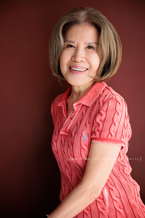 Sherry媽麻一家從英國回台時，來拍了第三次的家庭攝影，這張是美麗的阿嬤的個人寫真！